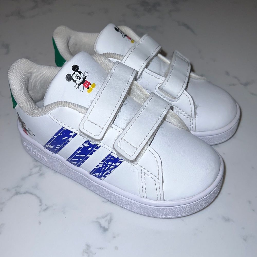 Adidas  Unisex-Child Grand Court Tennis Shoe